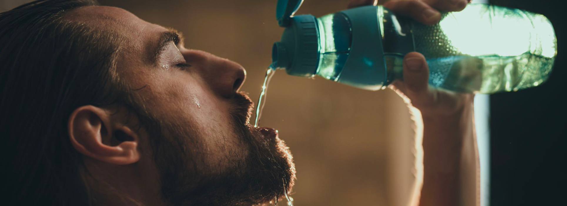 Acqua di cocco: i benefici dell’integratore alcalino